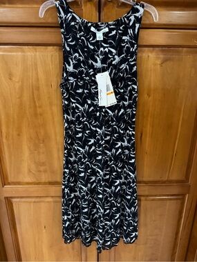 Kenneth Cole New York Black & White Printed Sleeveless Midi Dress